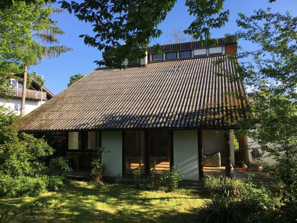 Freiburg - Architektonisches Split-Level-Haus mit 207,90 m² Wohnfläche und großem Garten